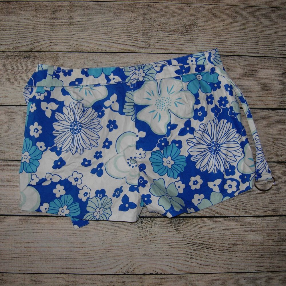 No Boundaries Stretch Blue Floral Belted Shorts 11 - Picture 3 of 3